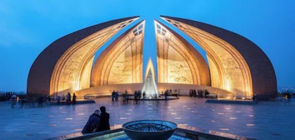 Luxury travel and holiday packages Pakistan